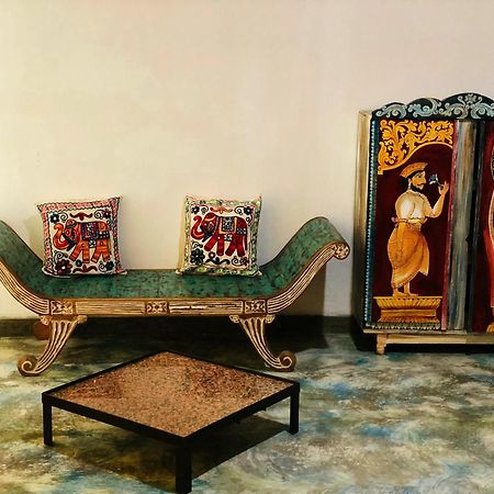 Barefoot Inn キャンディー エクステリア 写真