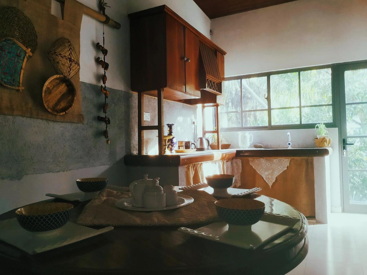 Barefoot Inn キャンディー エクステリア 写真