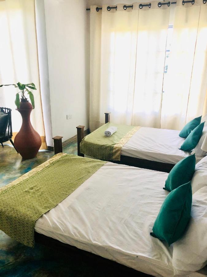 Barefoot Inn キャンディー エクステリア 写真